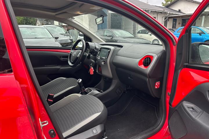 Rød Toyota Aygo fra 2019