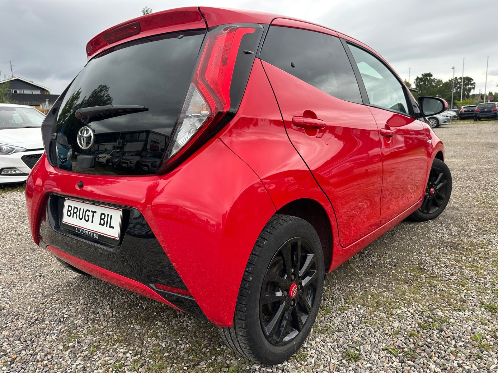 Rød Toyota Aygo fra 2019