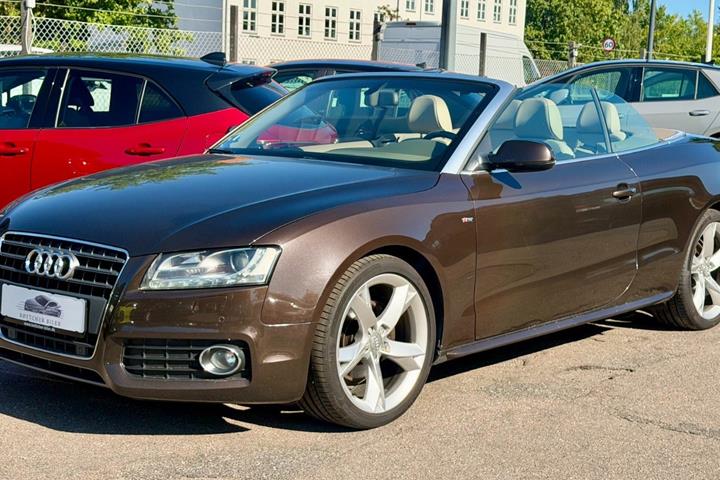 Brun Audi A5 fra 2010