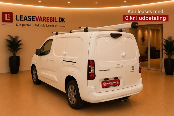 Hvid Peugeot Partner fra 2023