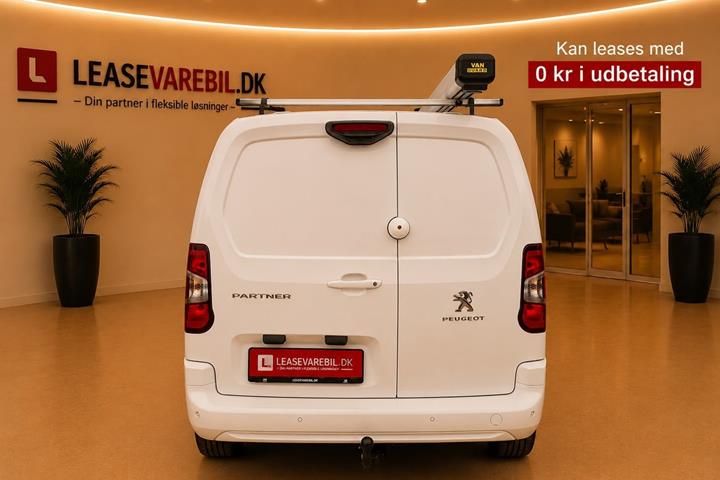 Hvid Peugeot Partner fra 2023