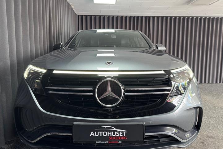 Grå Mercedes EQC400 fra 2021