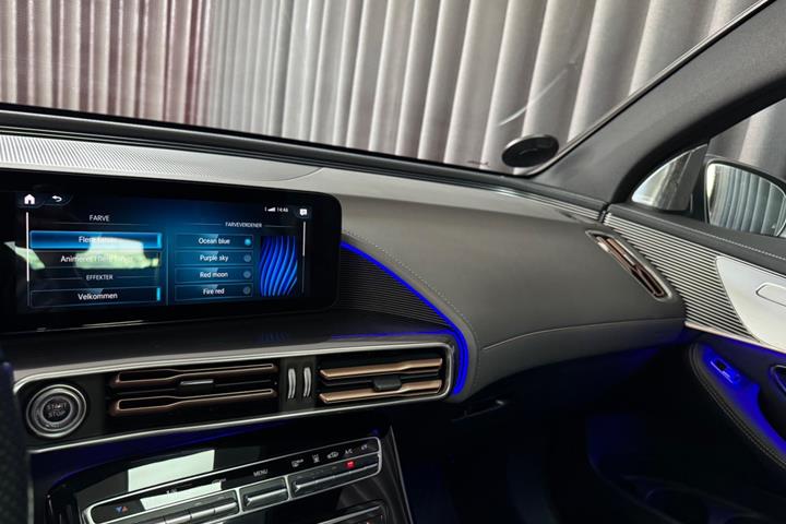 Grå Mercedes EQC400 fra 2021