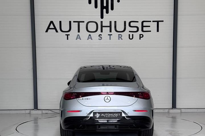 Sølv Mercedes CLA250+ fra 2026