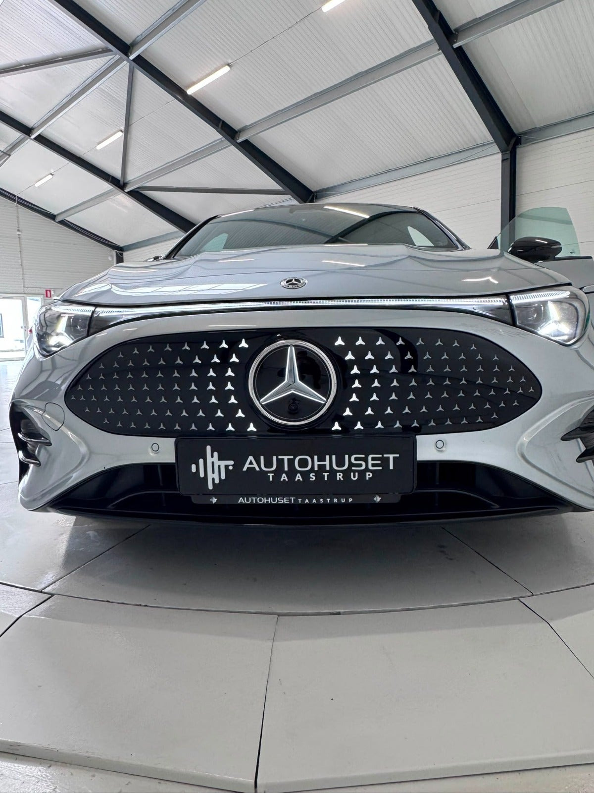 Sølv Mercedes CLA250+ fra 2026