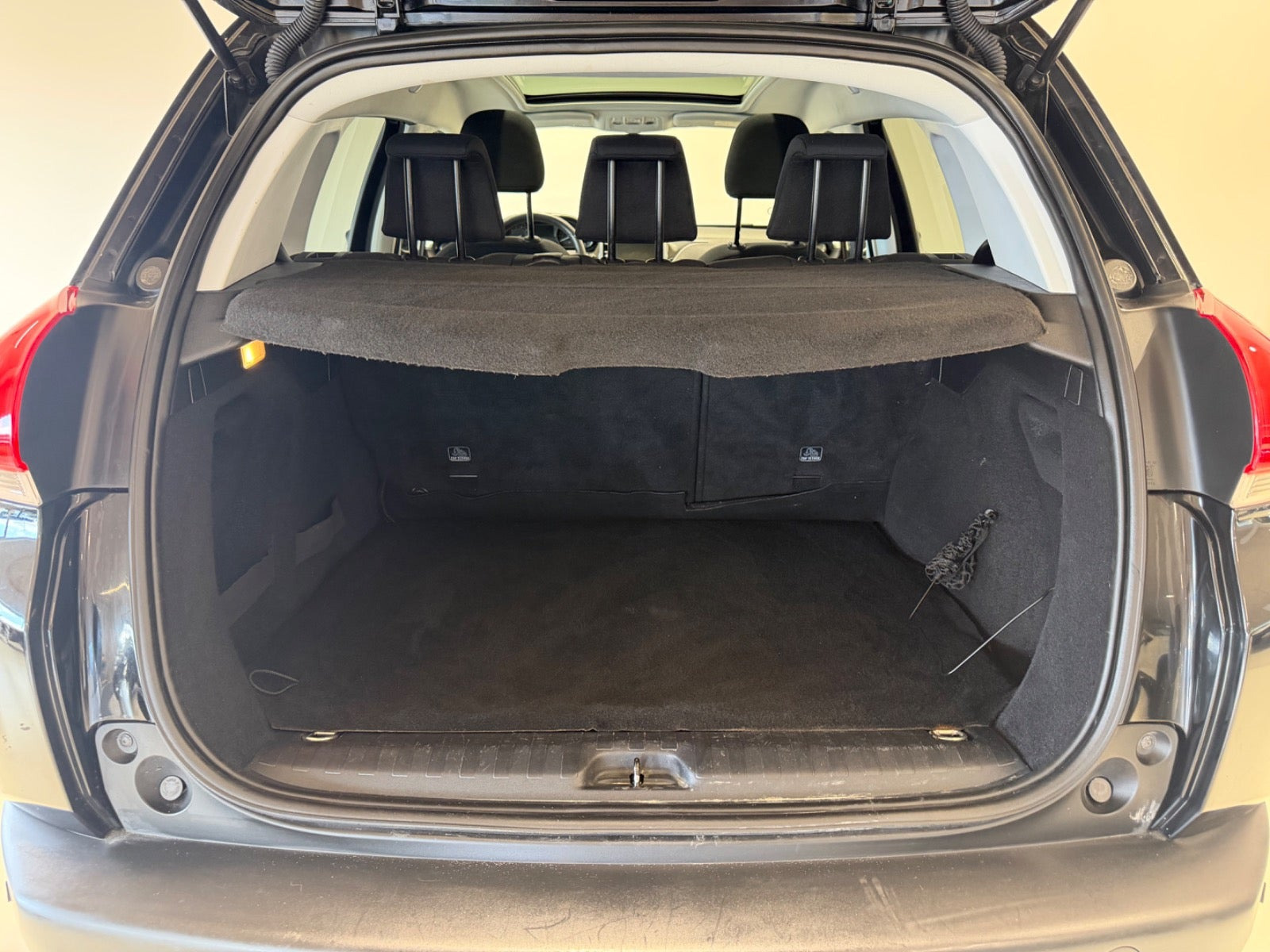 Sort Peugeot 2008 fra 2015