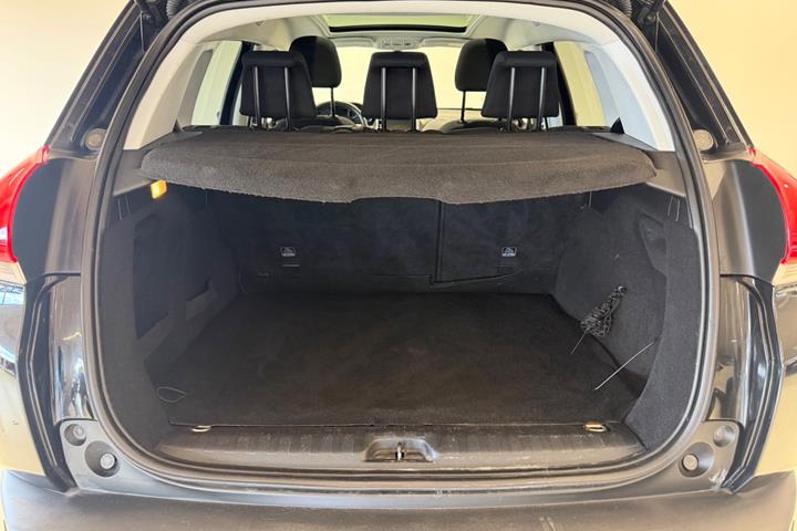 Sort Peugeot 2008 fra 2015