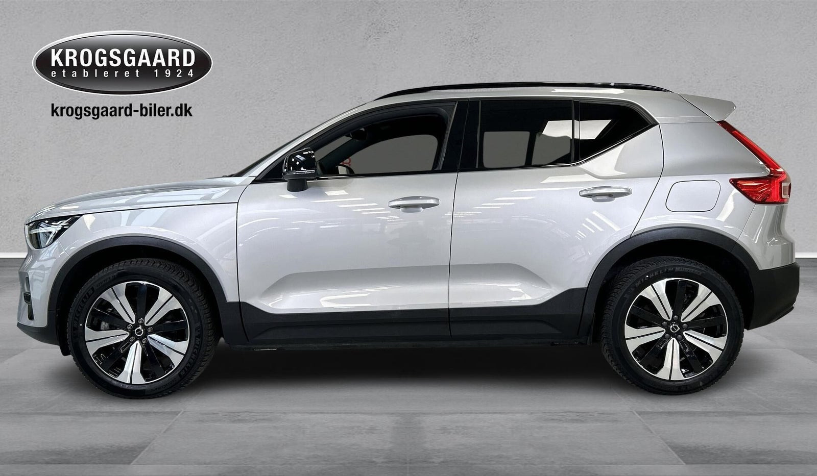 Sølv Volvo XC40 fra 2023