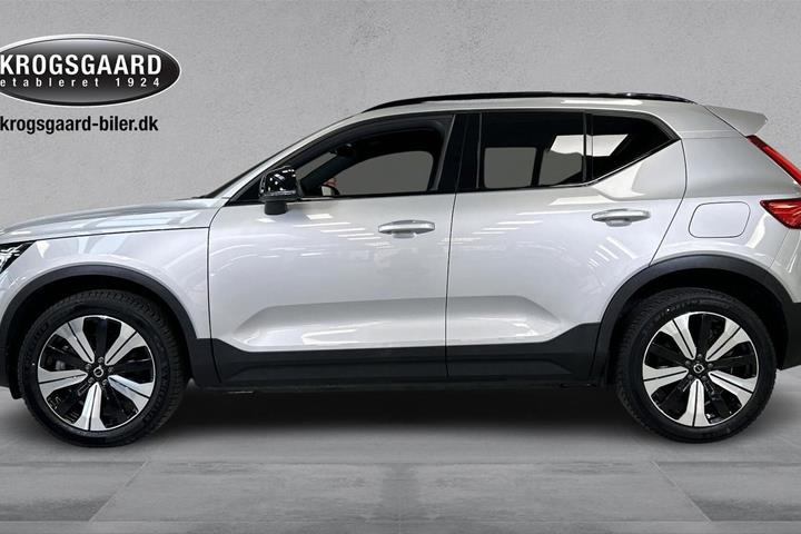 Sølv Volvo XC40 fra 2023