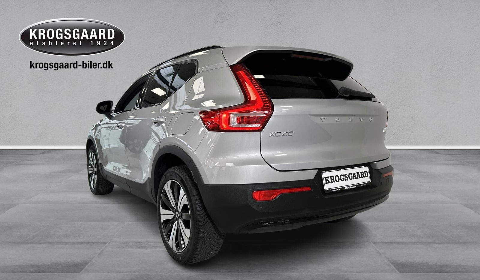 Sølv Volvo XC40 fra 2023