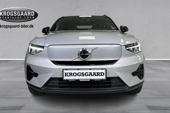 Sølv Volvo XC40 fra 2023