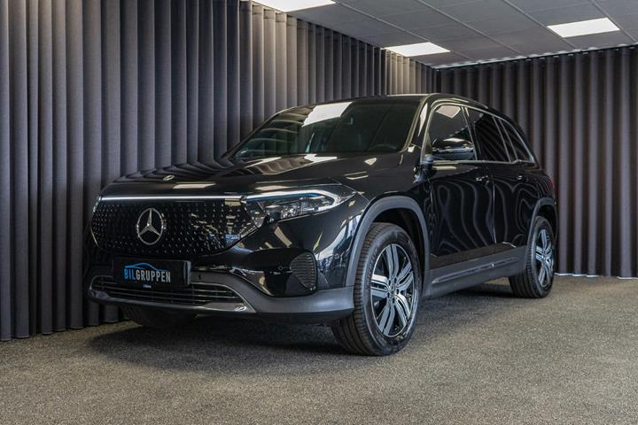 Sort Mercedes EQB250+ fra 2024