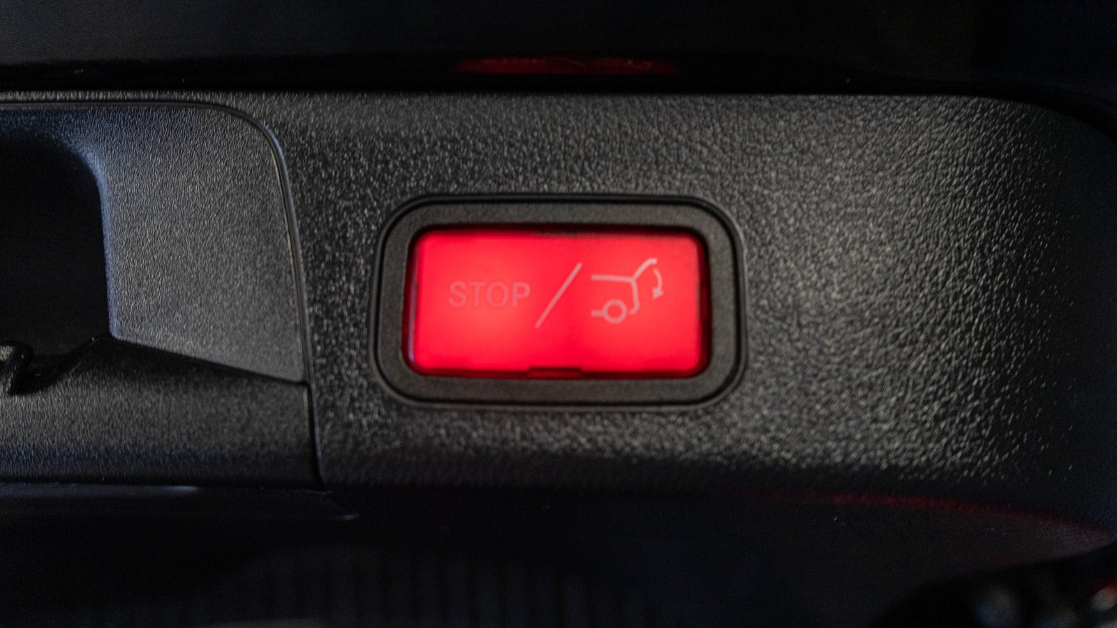 Sort Mercedes EQB250+ fra 2024
