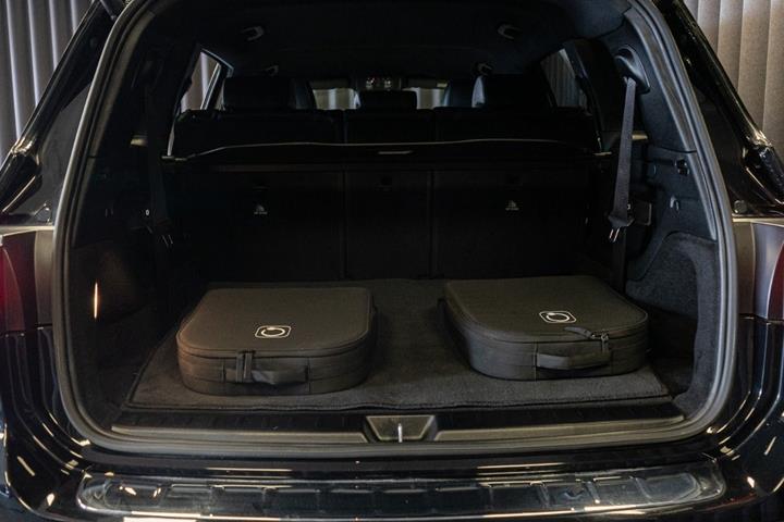 Sort Mercedes EQB250+ fra 2024