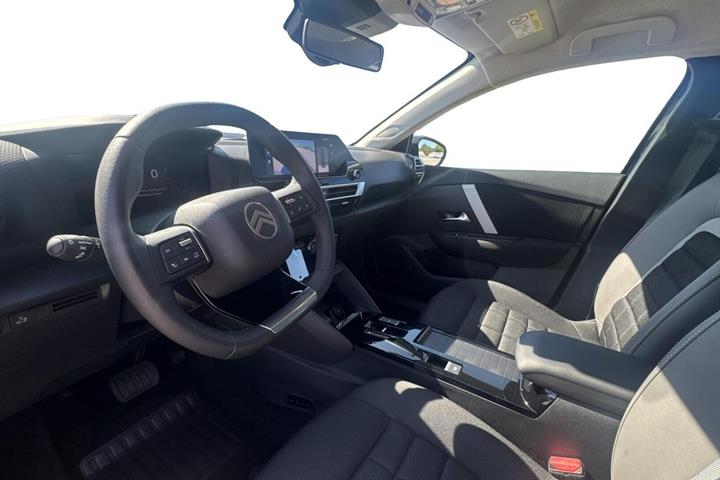 Blå Citroën ë-C4 X fra 2025