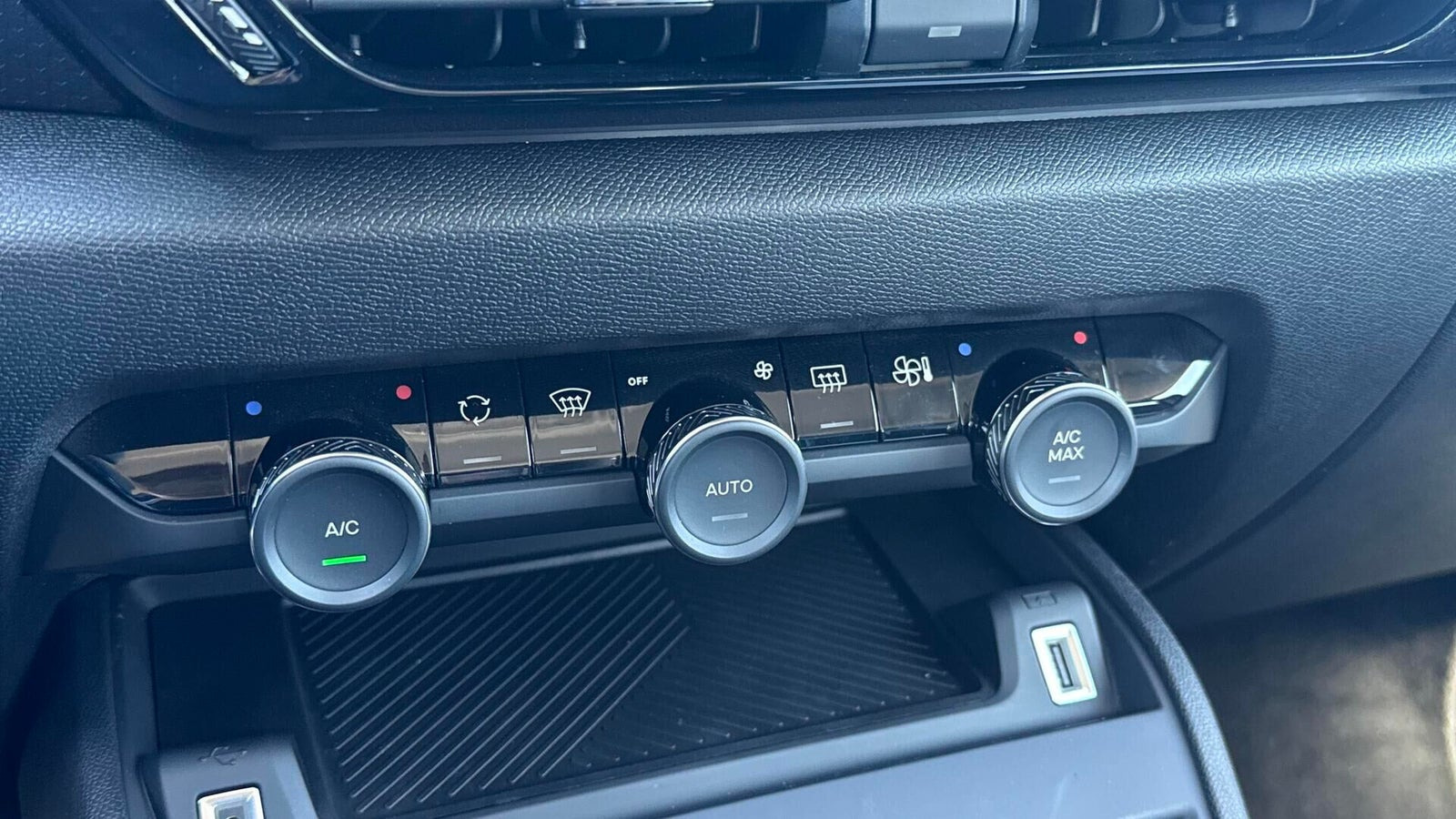 Blå Citroën ë-C4 X fra 2025