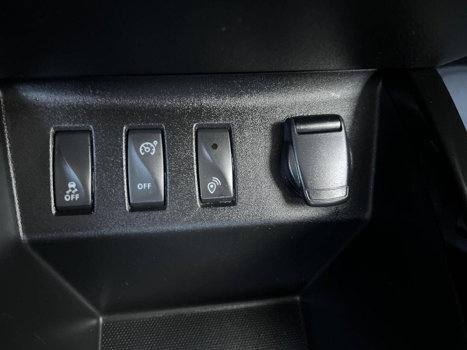 Blå Dacia Spring fra 2023