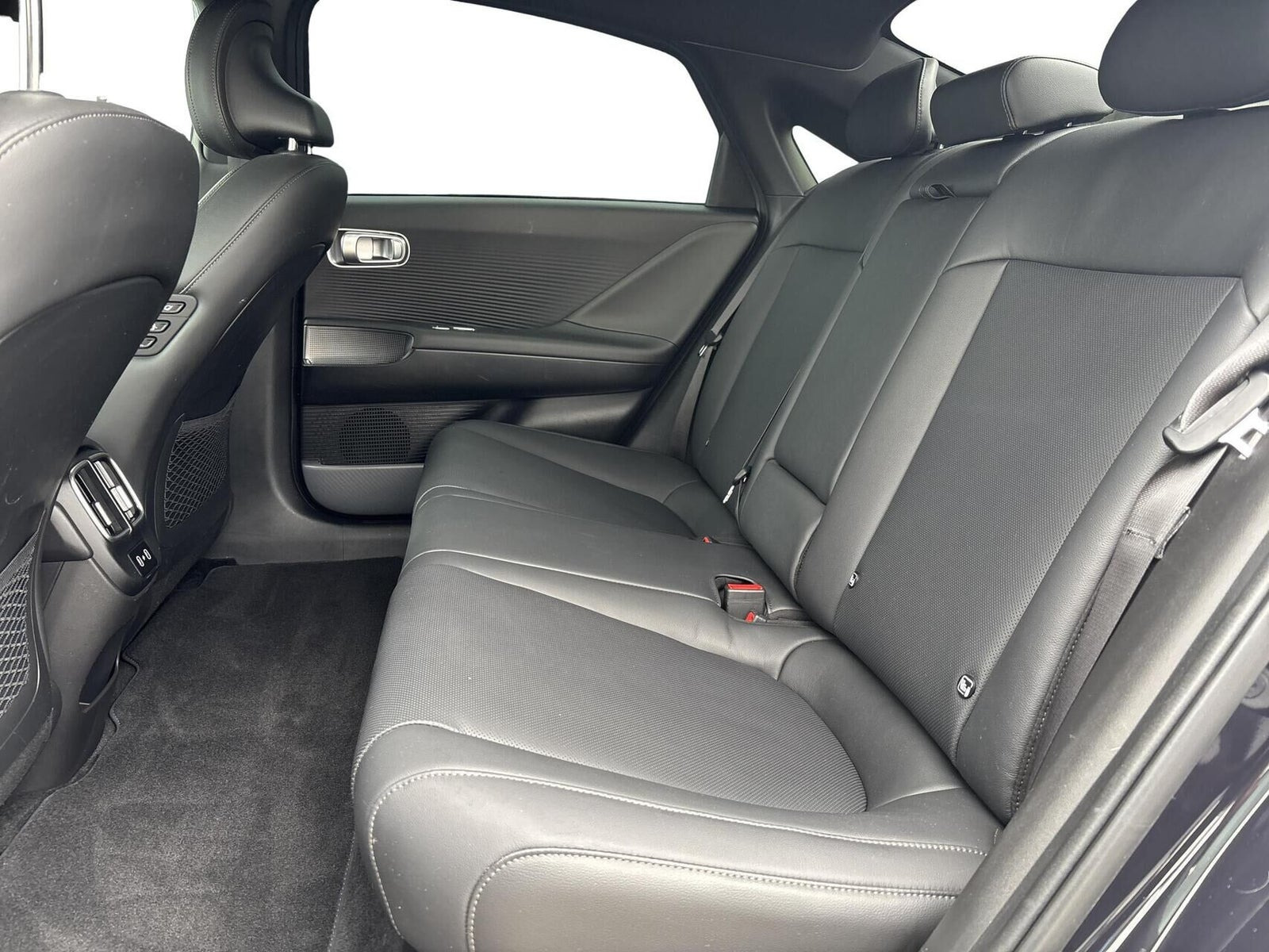 Sort Hyundai Ioniq 6 fra 2023