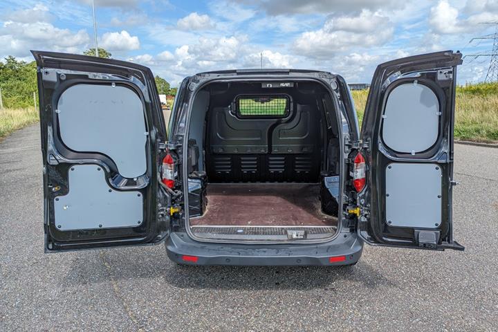 Sort Ford Transit Courier fra 2022