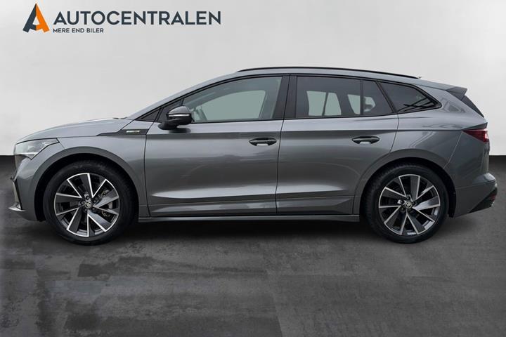Grå Skoda Enyaq fra 2025