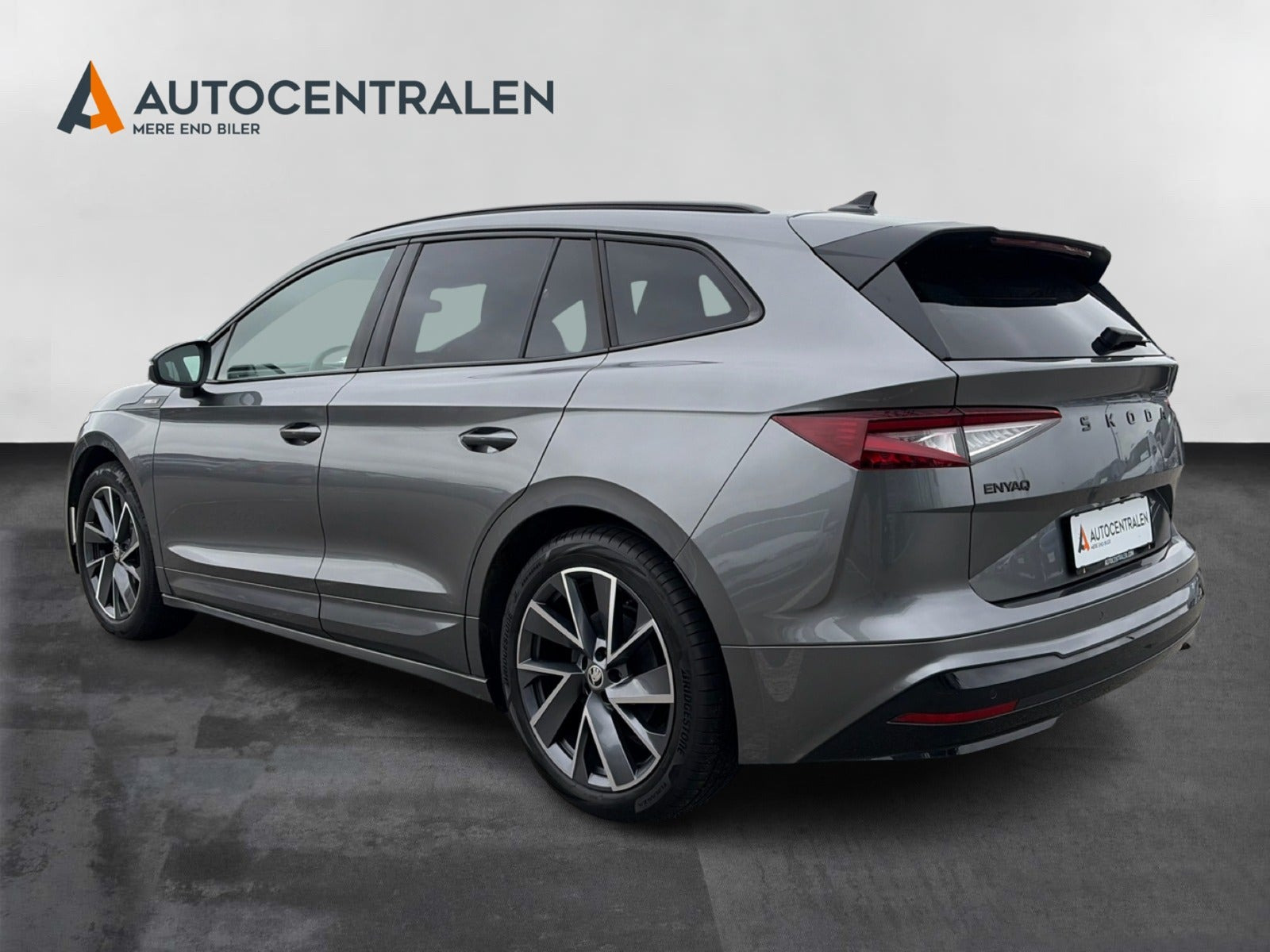 Grå Skoda Enyaq fra 2025