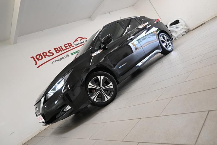 Sort Nissan Leaf fra 2020