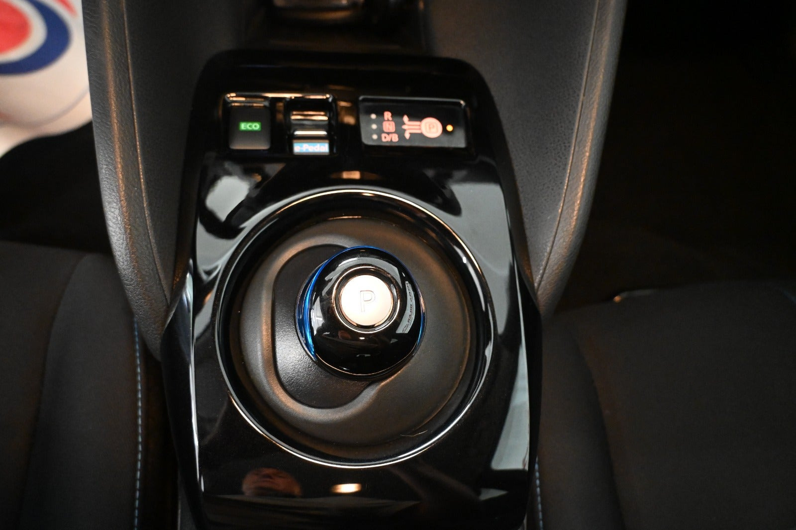 Sort Nissan Leaf fra 2020