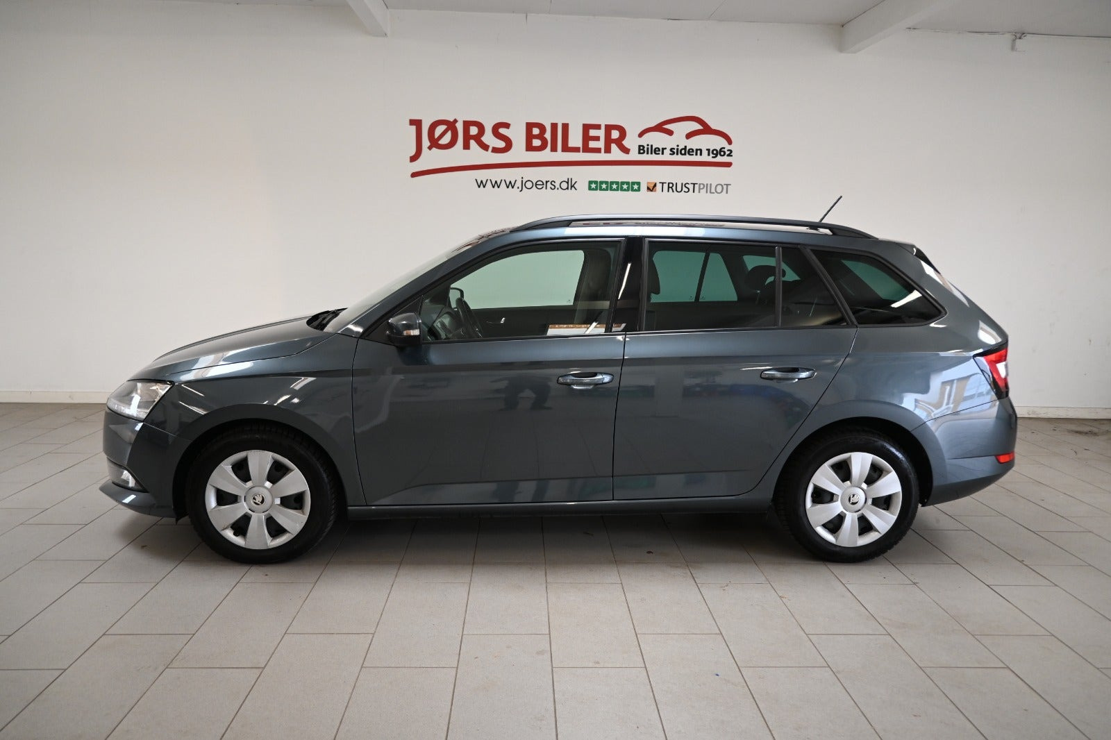 Grå Skoda Fabia fra 2022