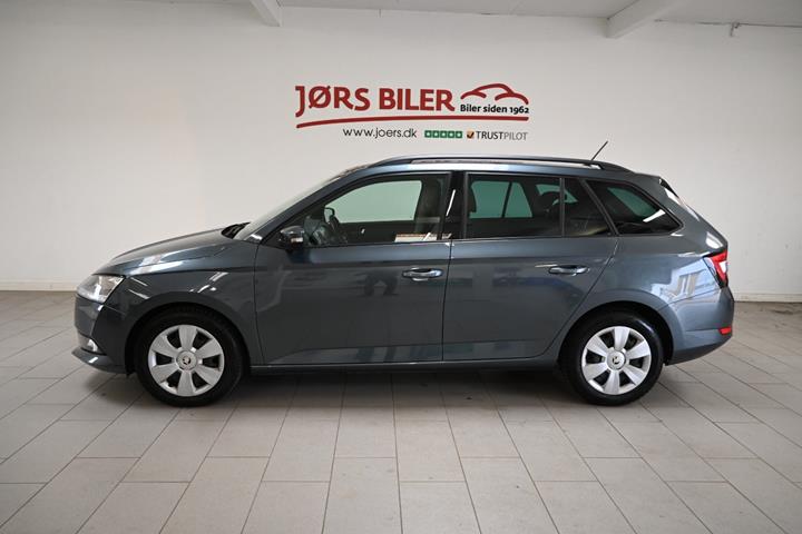 Grå Skoda Fabia fra 2022