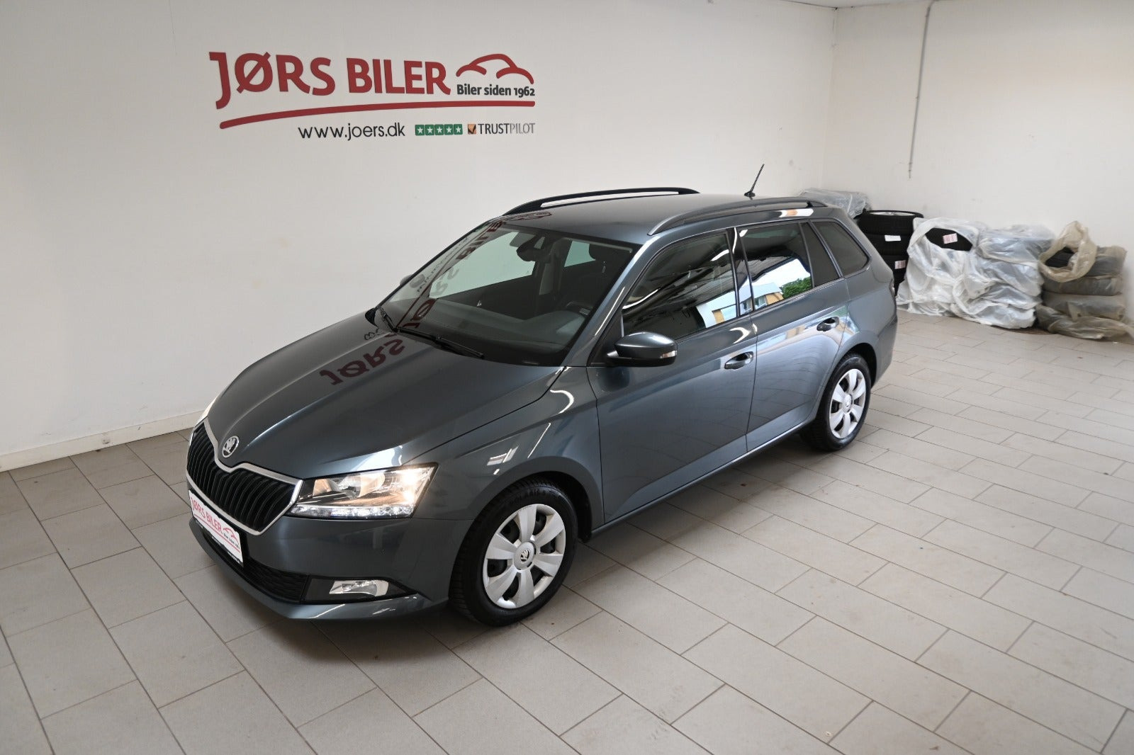 Grå Skoda Fabia fra 2022