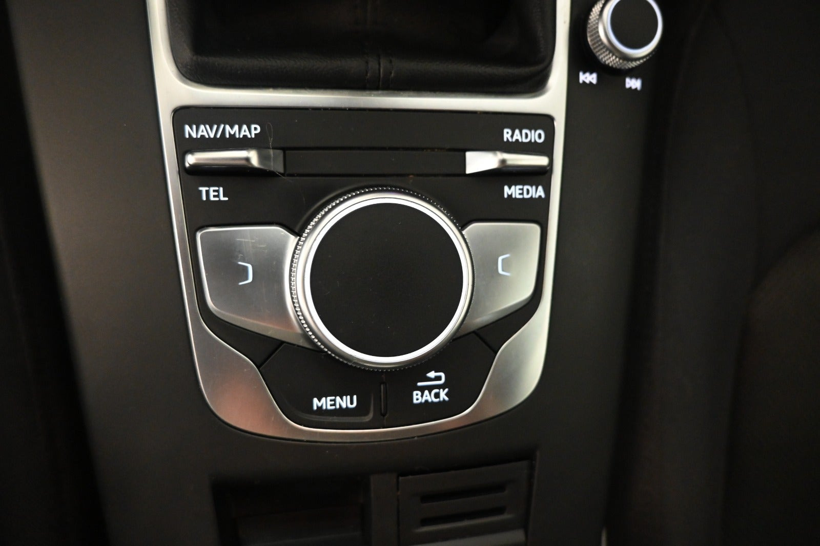 Grå Audi A3 fra 2019