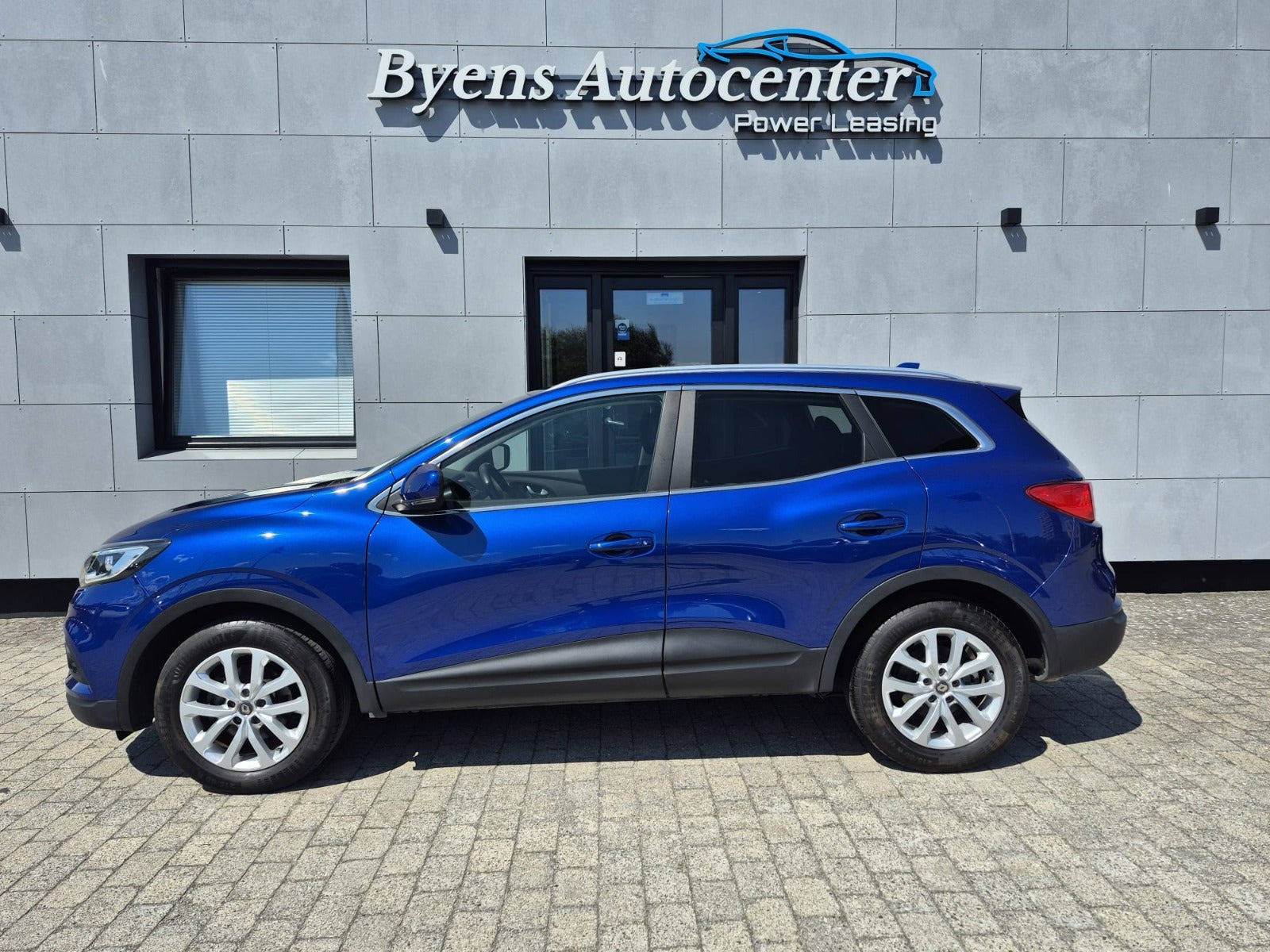 Blå Renault Kadjar fra 2019