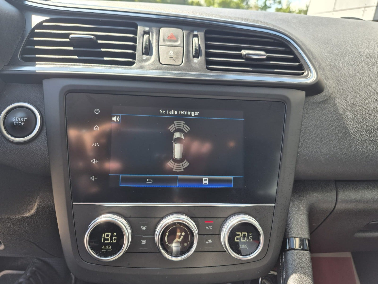 Blå Renault Kadjar fra 2019