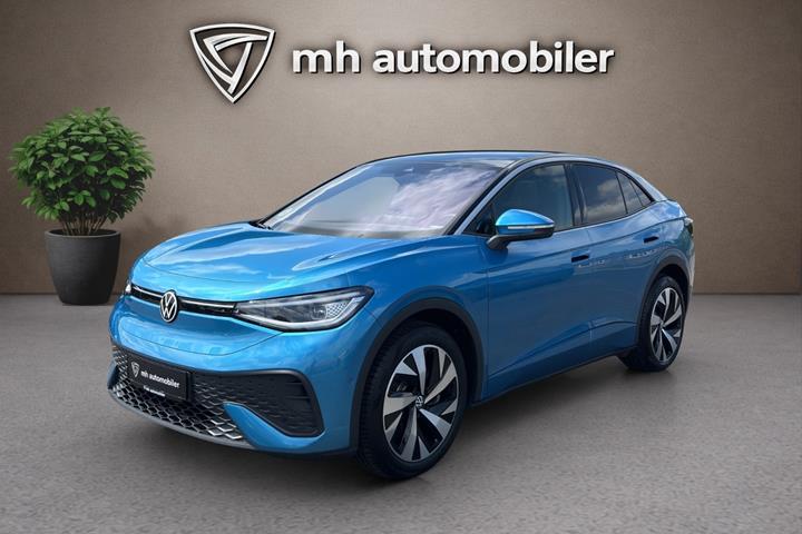 Blå VW ID.5 fra 2025 set udefra