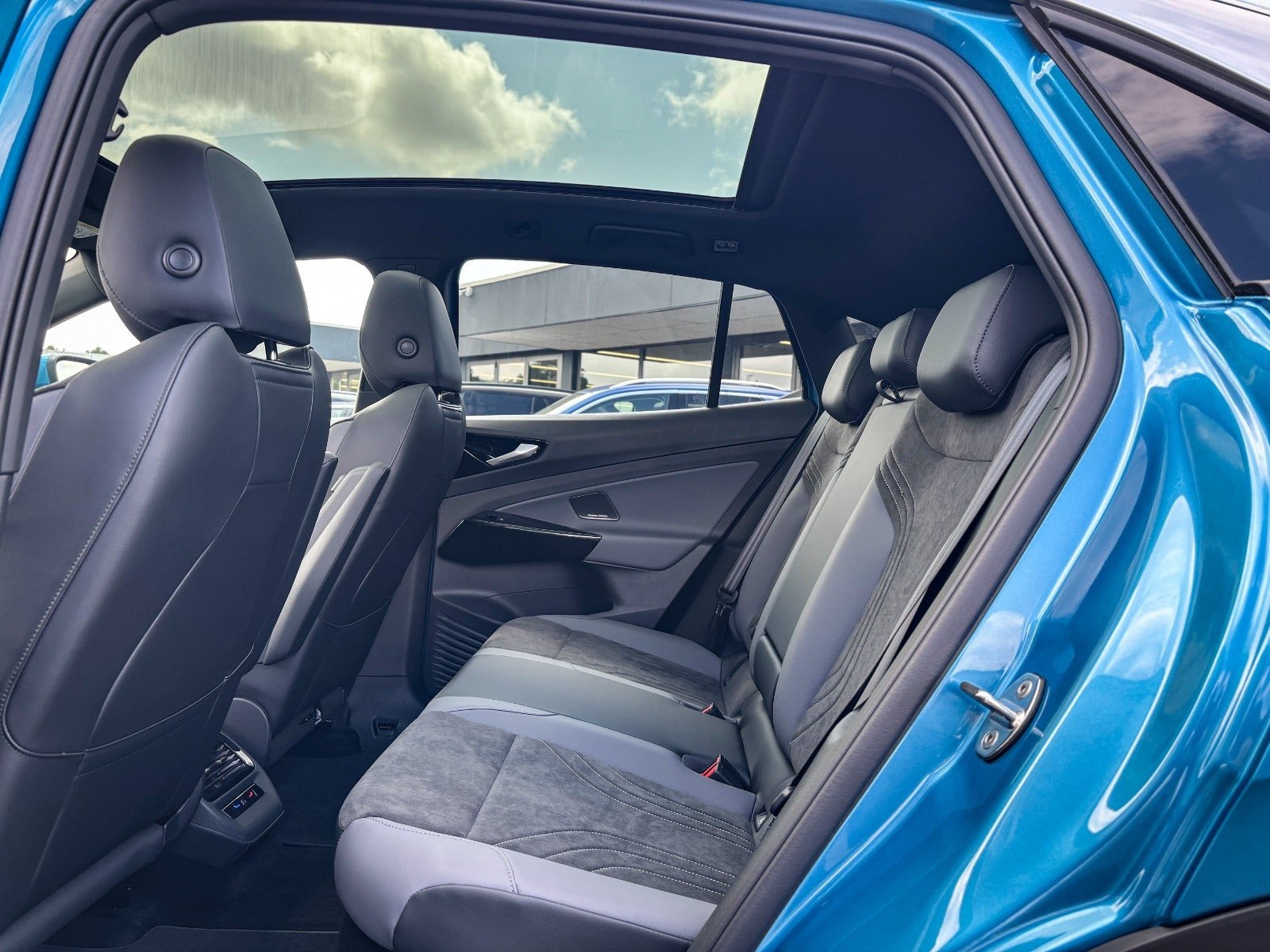 Blå VW ID.5 fra 2025
