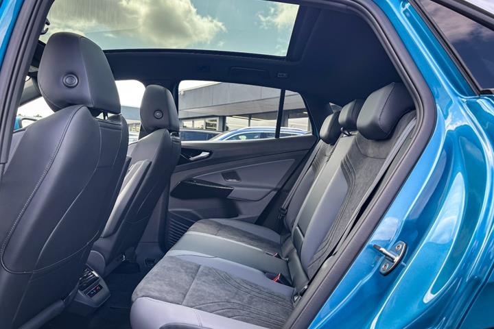 Blå VW ID.5 fra 2025
