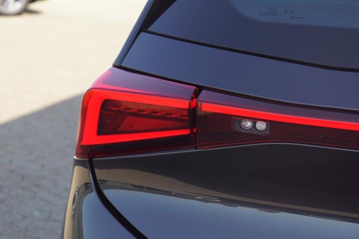 Grå Cupra Born fra 2024