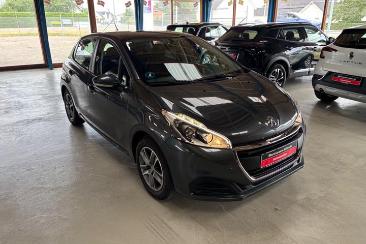 Grå Peugeot 208 fra 2015