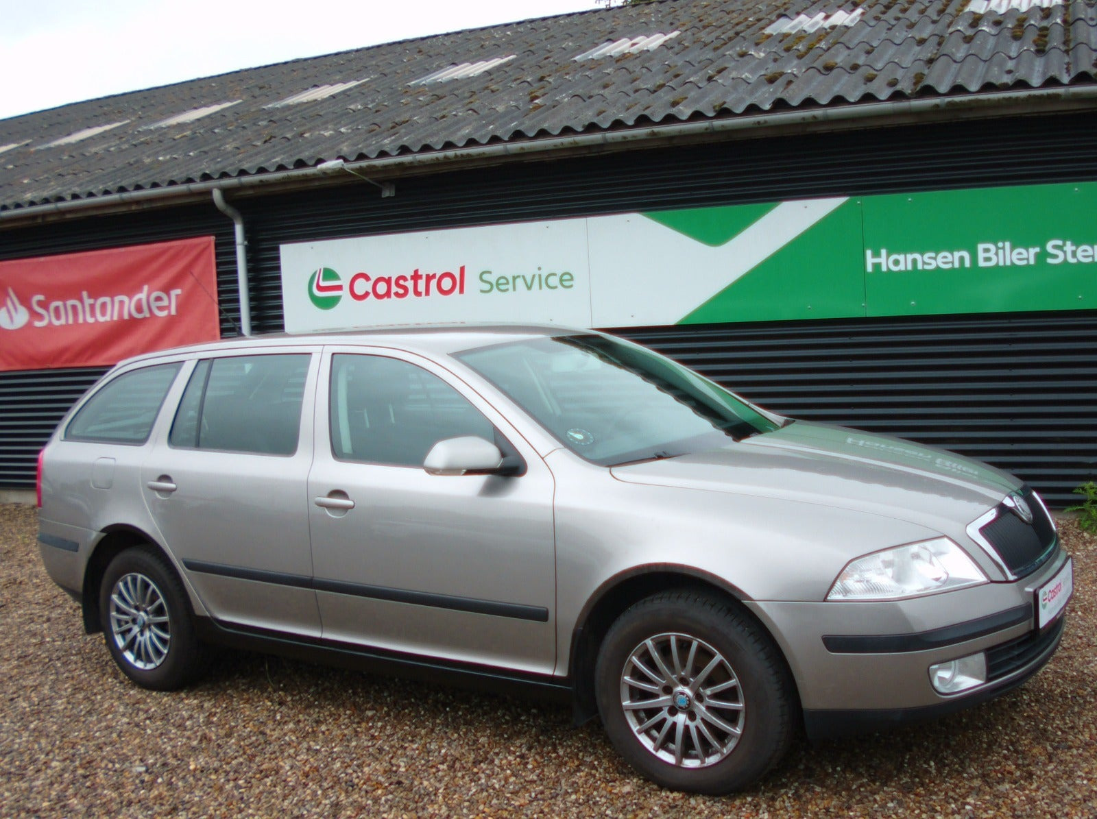 Beige Skoda Octavia fra 2009
