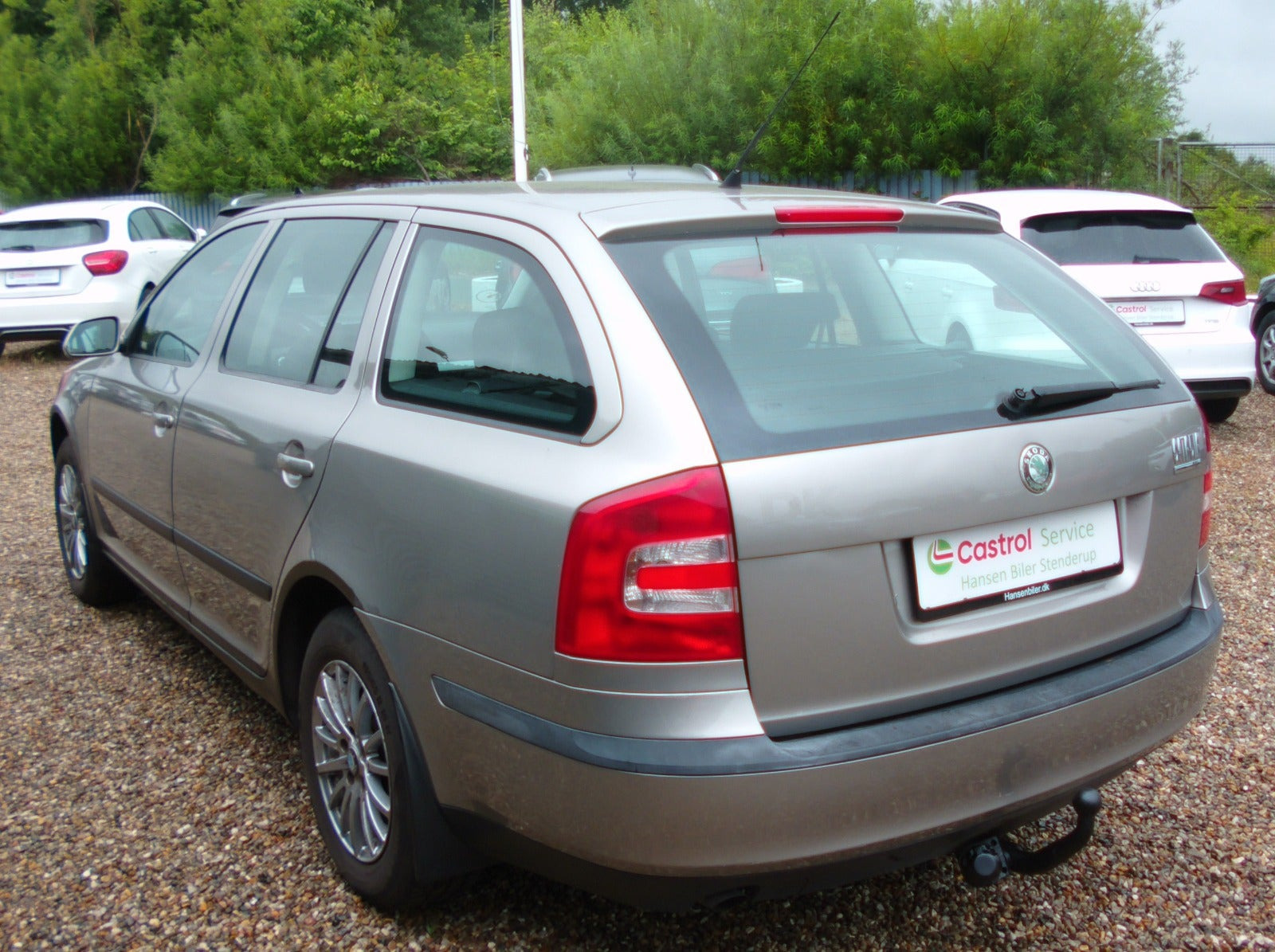 Beige Skoda Octavia fra 2009