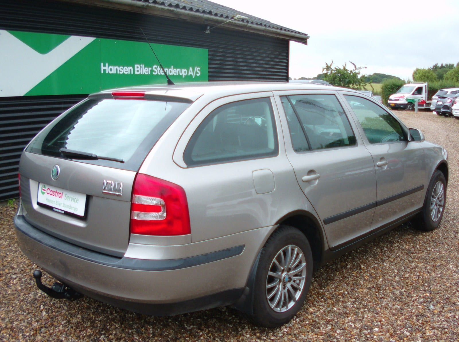Beige Skoda Octavia fra 2009