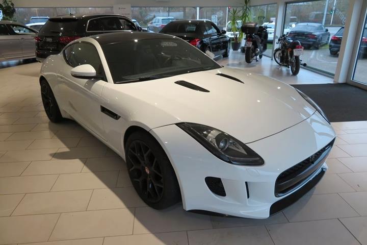 Hvid Jaguar F-Type fra 2014