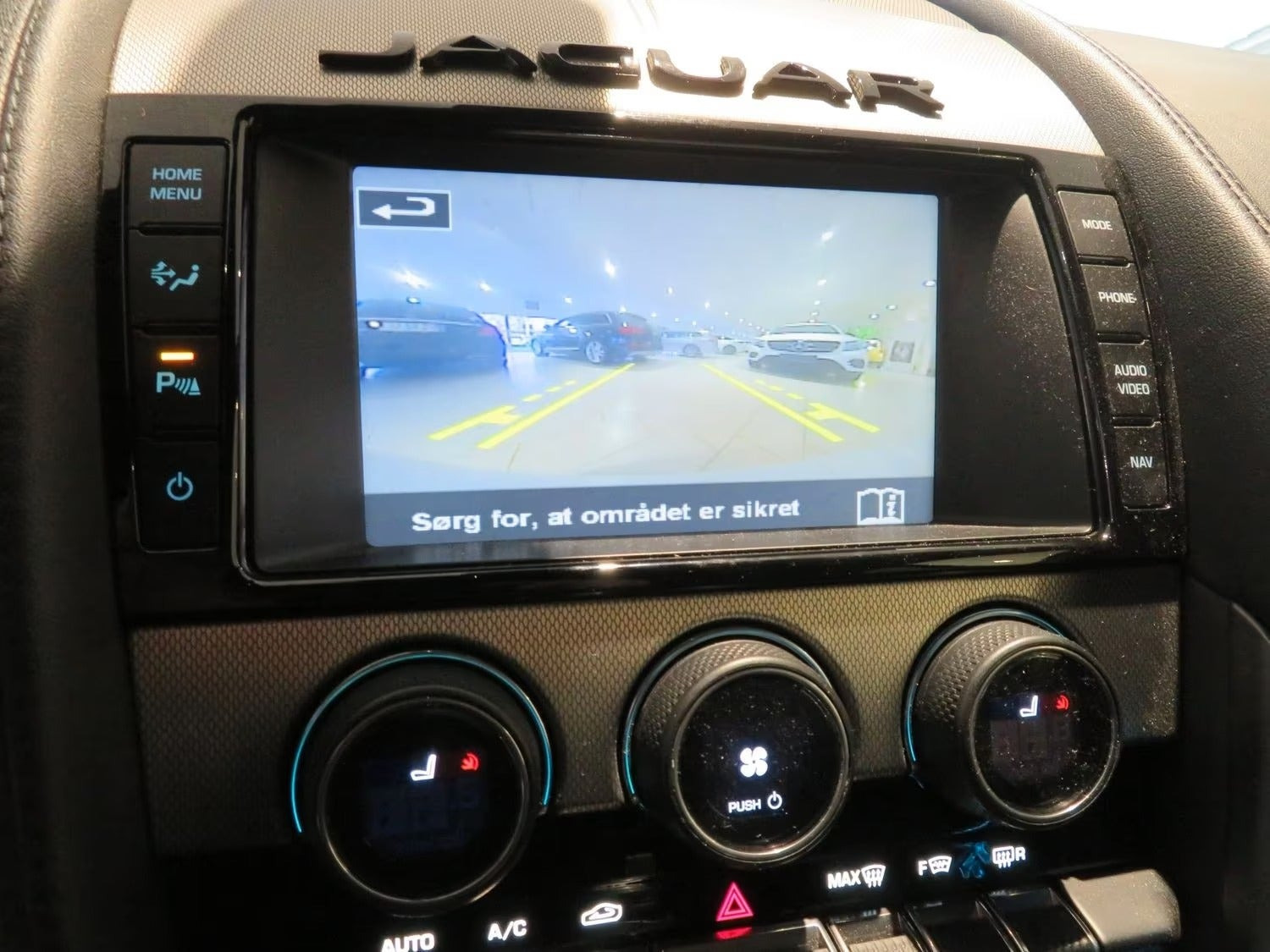 Hvid Jaguar F-Type fra 2014