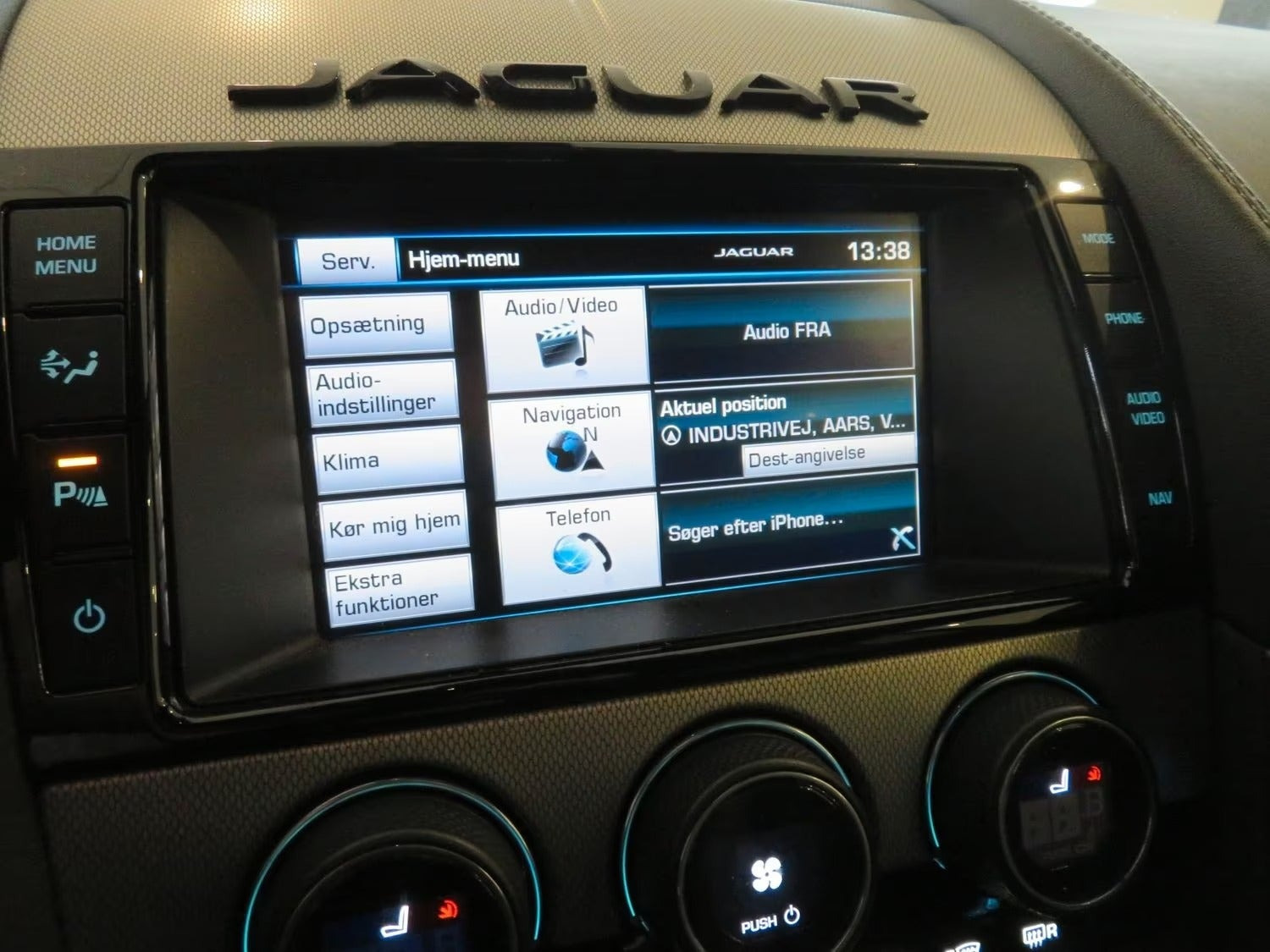 Hvid Jaguar F-Type fra 2014