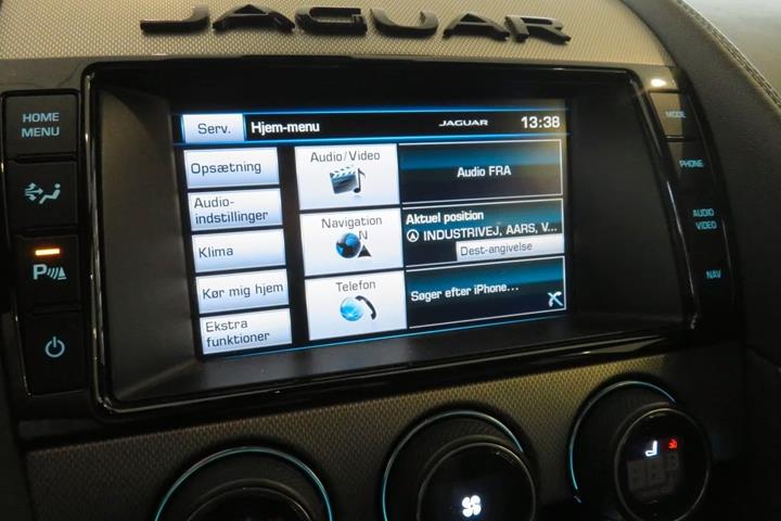 Hvid Jaguar F-Type fra 2014
