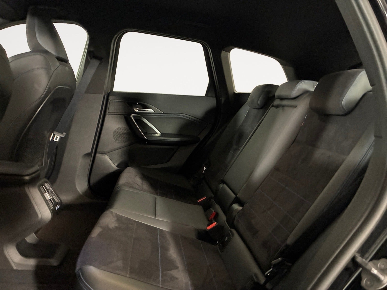Sort BMW iX1 fra 2024