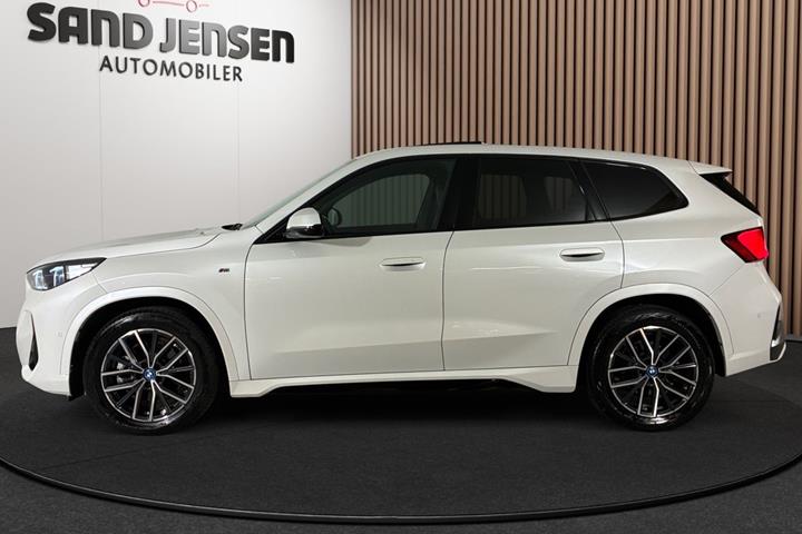 Hvid BMW iX1 fra 2023