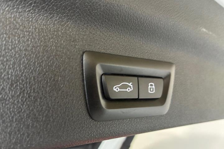 Hvid BMW iX1 fra 2023