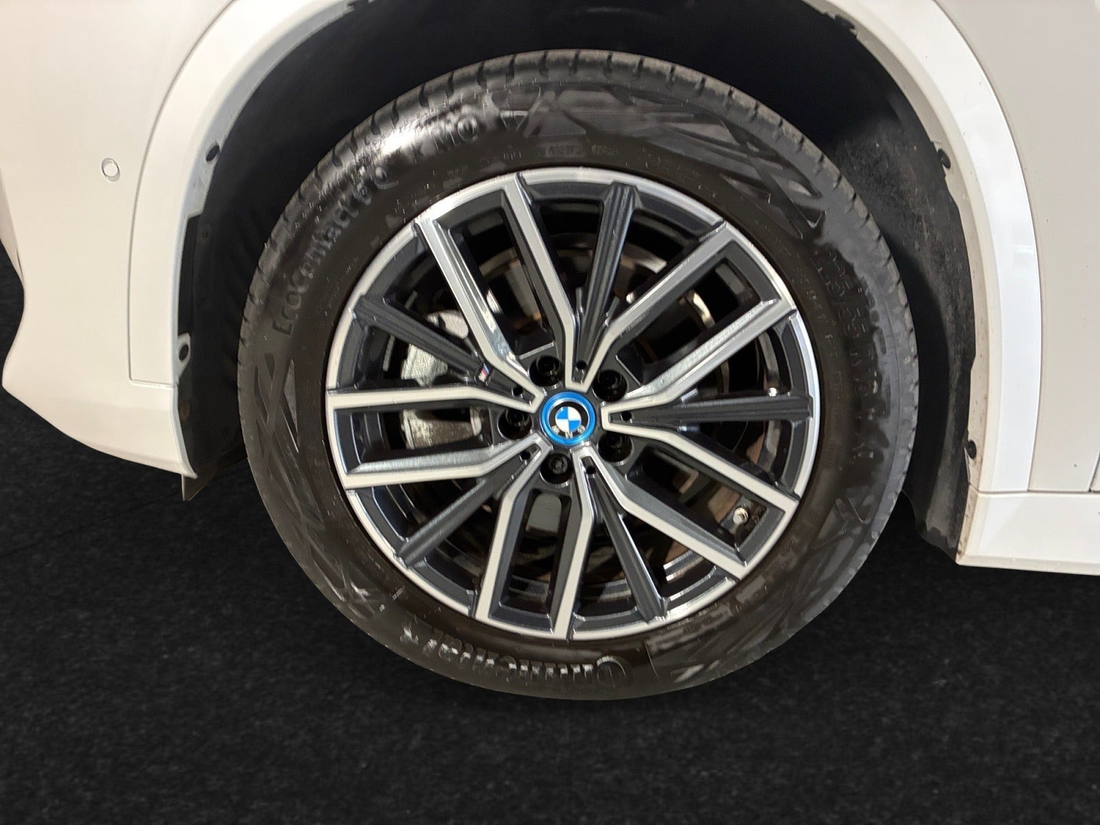 Hvid BMW iX1 fra 2023