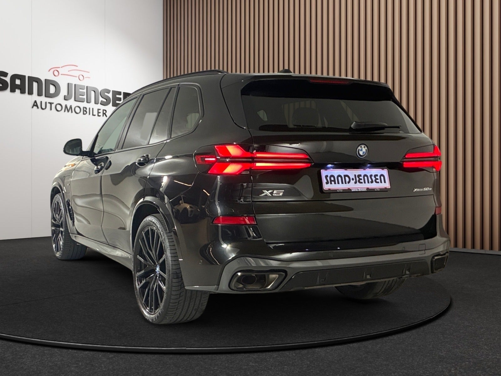 Sort BMW X5 fra 2024